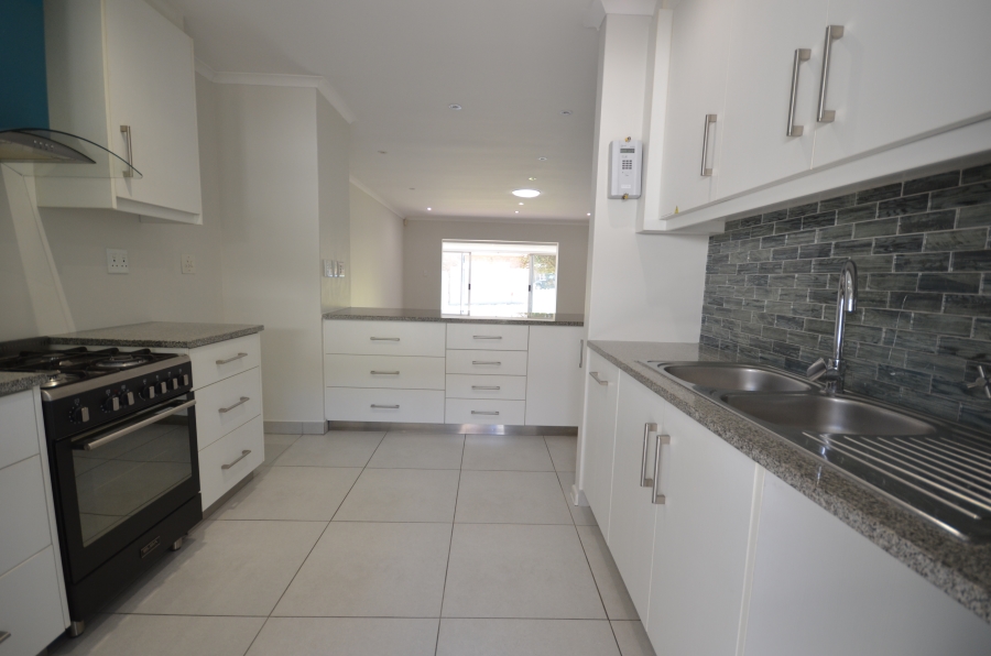2 Bedroom Property for Sale in Kenridge Western Cape